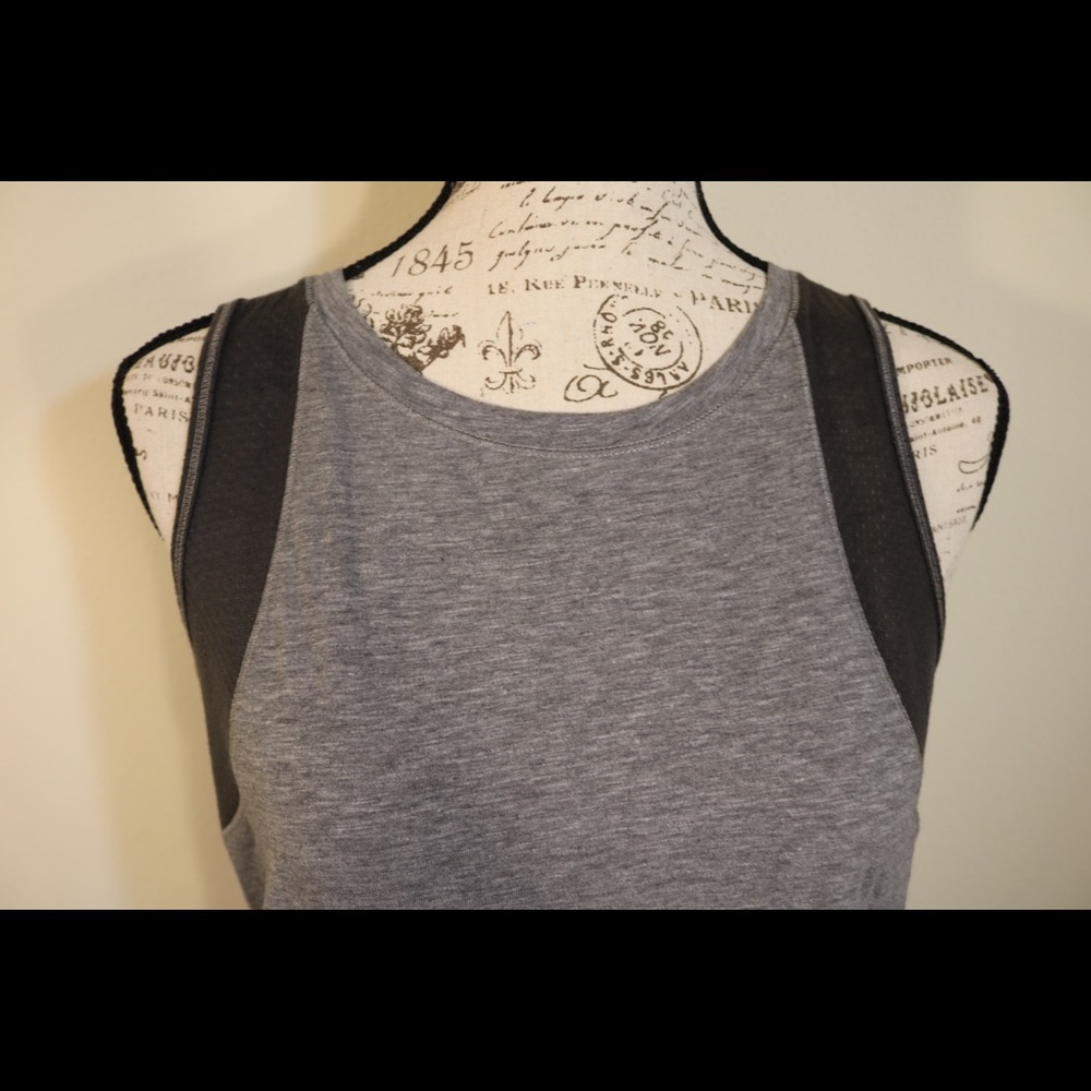New with tags St. John’s Bay mesh active tank top - Picture 5 of 8